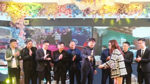 Cùng nhau nhìn lại chặng đường phát triển của năm qua